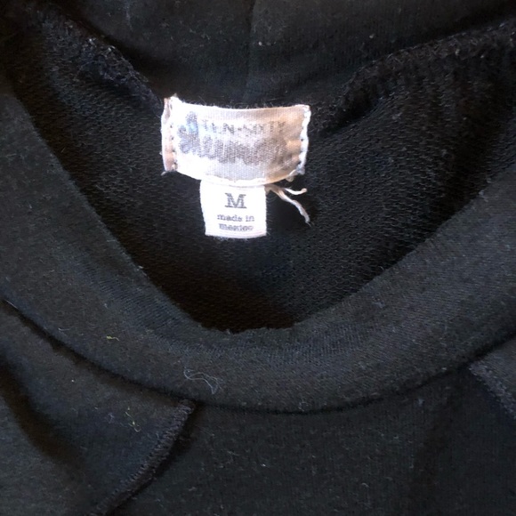 Black cutout shoulder sweatshirt size M - Picture 3 of 3